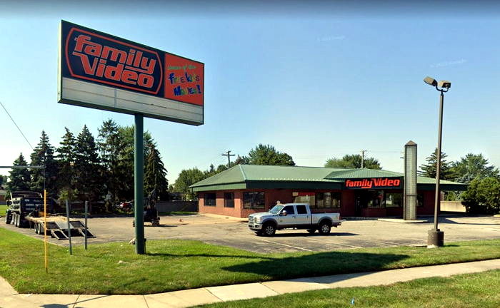 Family Video - Roseville - 29949 Utica Rd (newer photo)